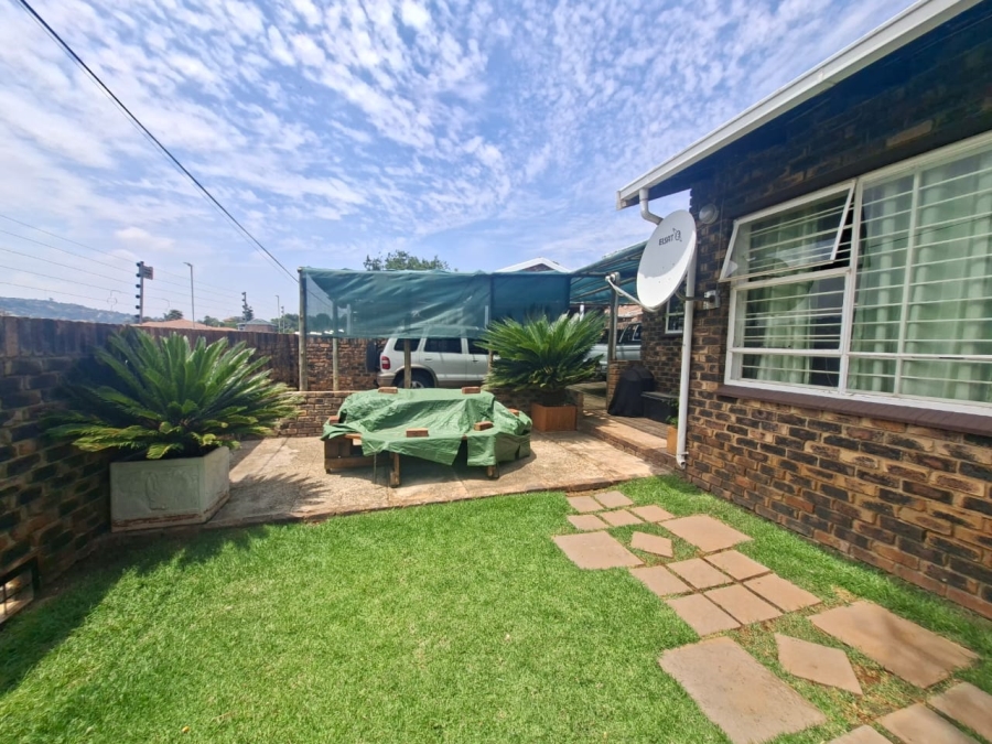 3 Bedroom Property for Sale in Rangeview Gauteng