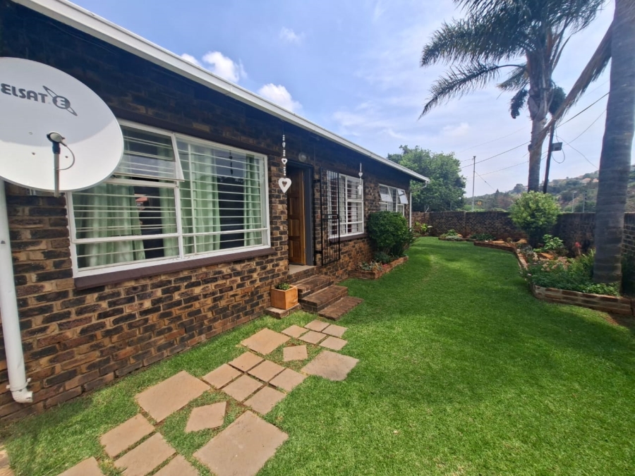 3 Bedroom Property for Sale in Rangeview Gauteng