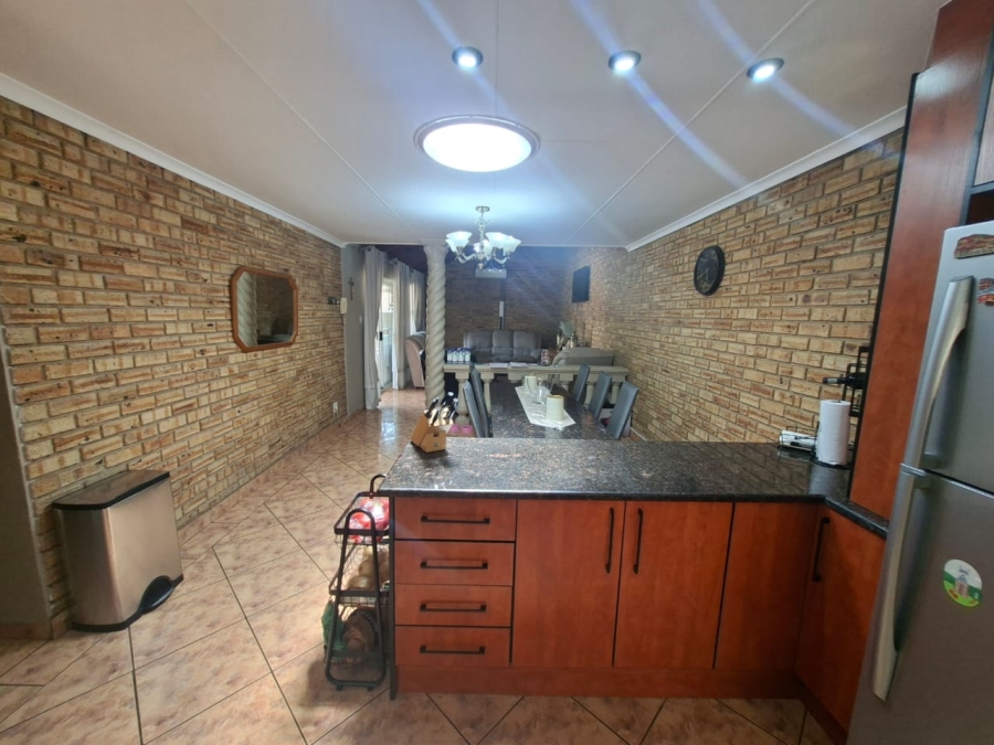 3 Bedroom Property for Sale in Noordheuwel Gauteng