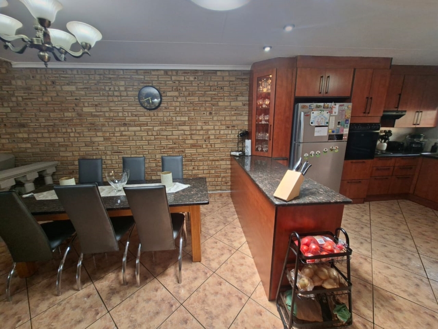 3 Bedroom Property for Sale in Noordheuwel Gauteng