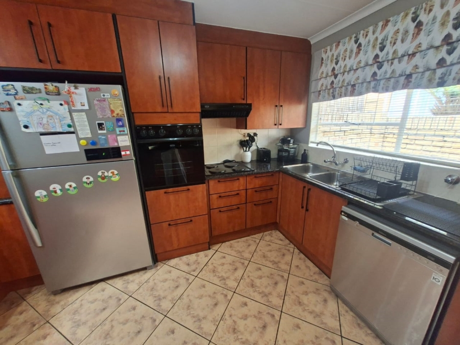 3 Bedroom Property for Sale in Noordheuwel Gauteng