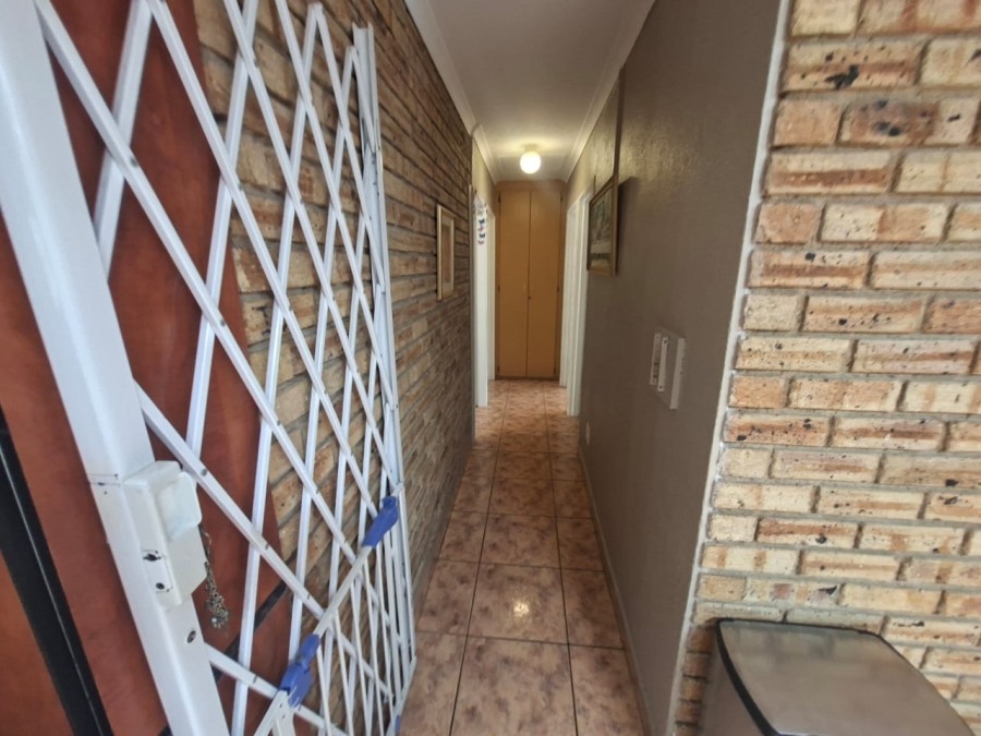 3 Bedroom Property for Sale in Noordheuwel Gauteng