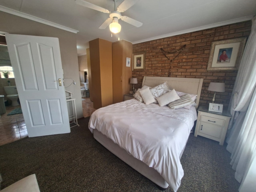 3 Bedroom Property for Sale in Noordheuwel Gauteng