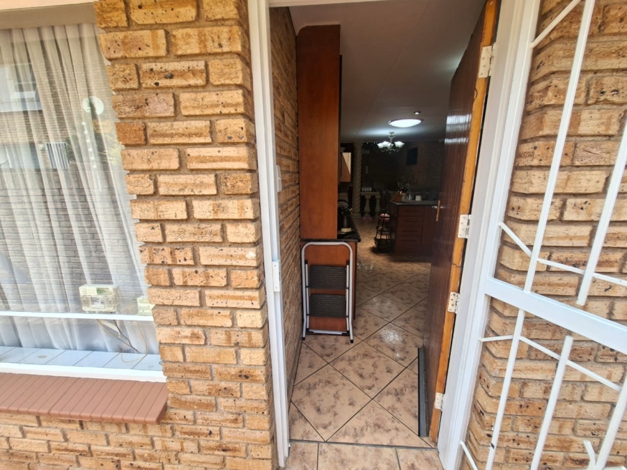 3 Bedroom Property for Sale in Noordheuwel Gauteng