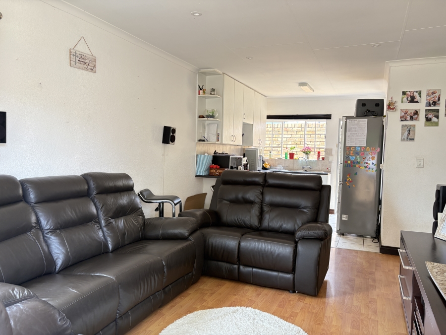 2 Bedroom Property for Sale in Honeydew Ridge Gauteng