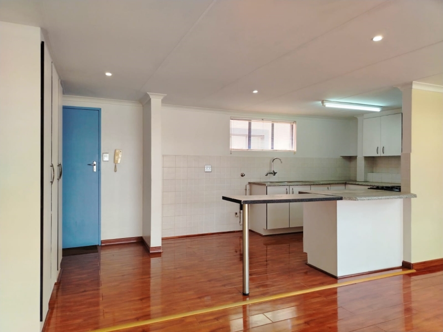 To Let 3 Bedroom Property for Rent in Helderkruin Gauteng