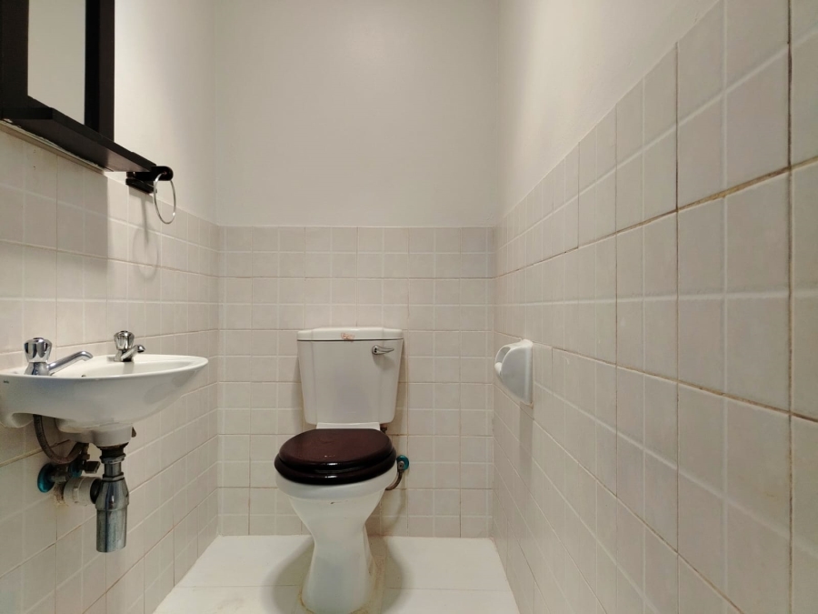 To Let 3 Bedroom Property for Rent in Helderkruin Gauteng