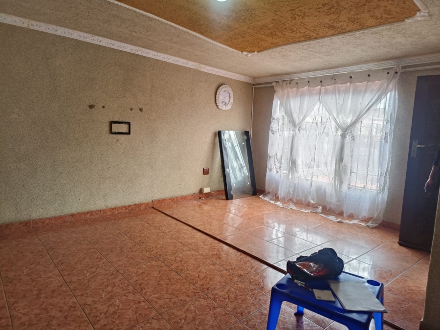 2 Bedroom Property for Sale in Toekomsrus Gauteng