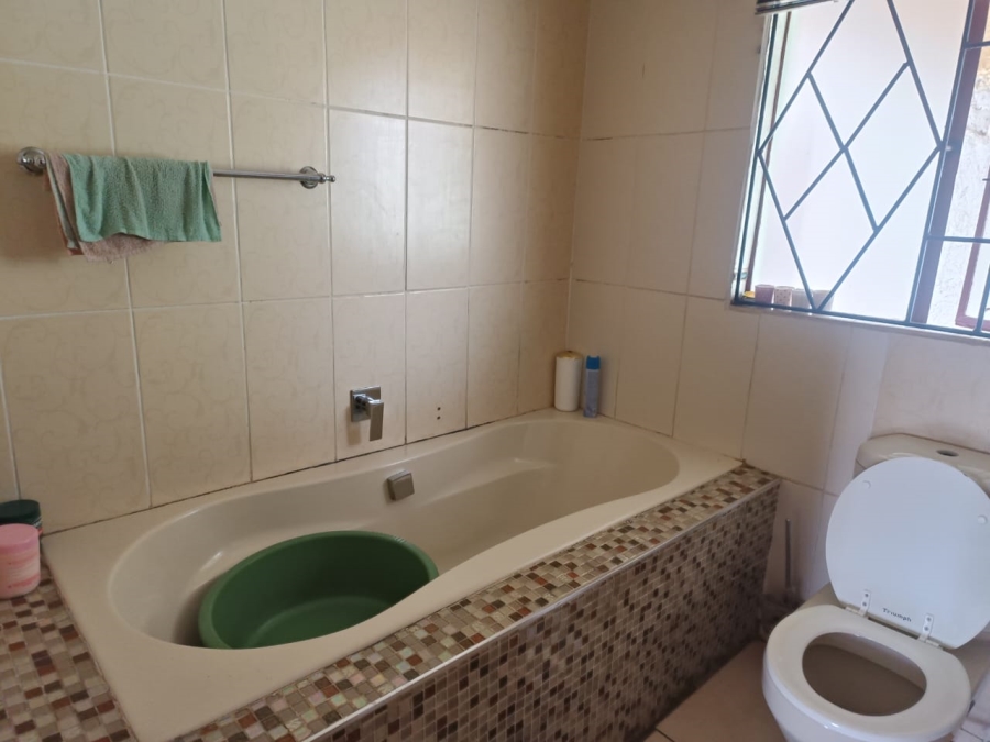 2 Bedroom Property for Sale in Toekomsrus Gauteng