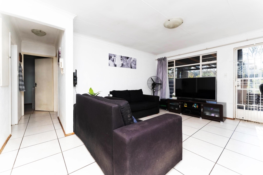 2 Bedroom Property for Sale in Sonneglans Gauteng