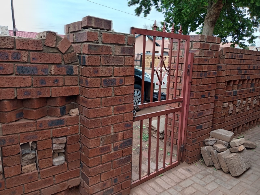 3 Bedroom Property for Sale in Protea Glen Gauteng