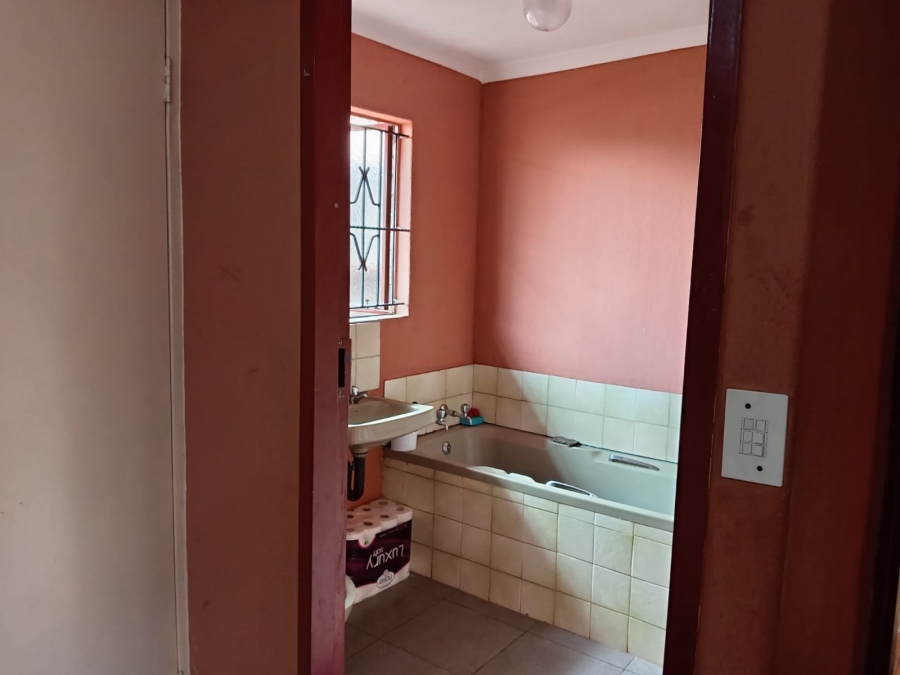3 Bedroom Property for Sale in Protea Glen Gauteng