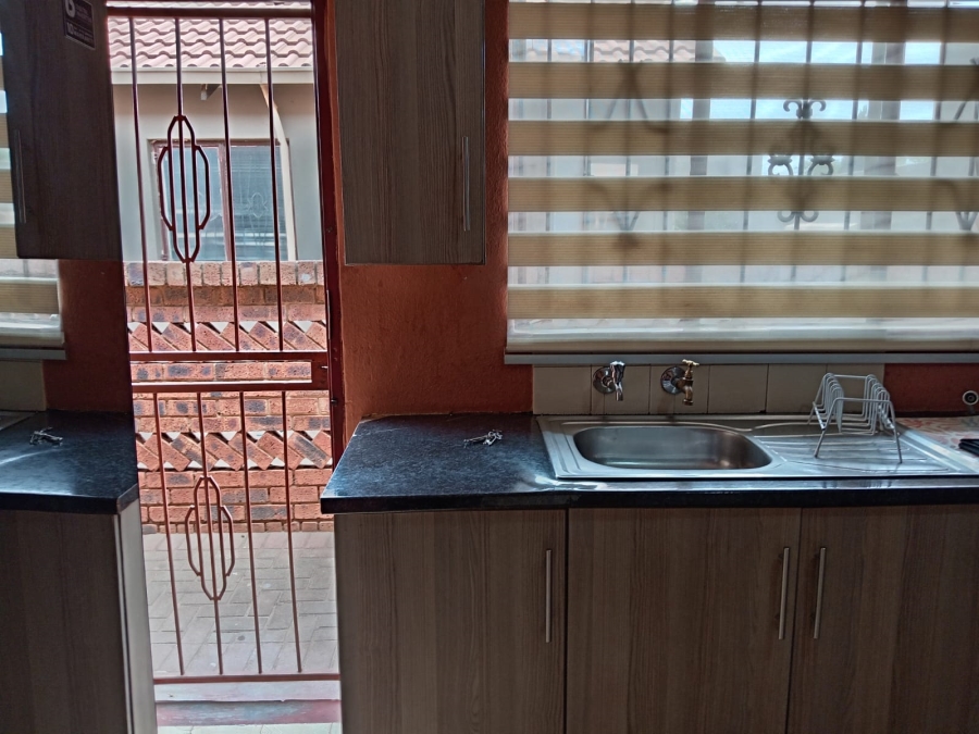 3 Bedroom Property for Sale in Protea Glen Gauteng