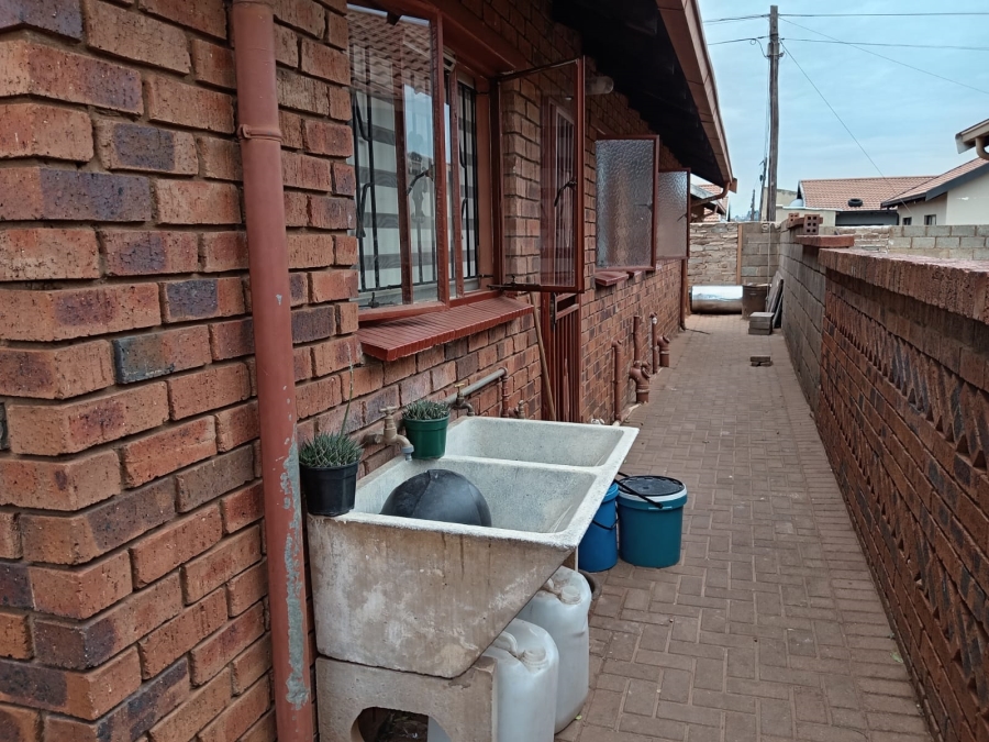 3 Bedroom Property for Sale in Protea Glen Gauteng