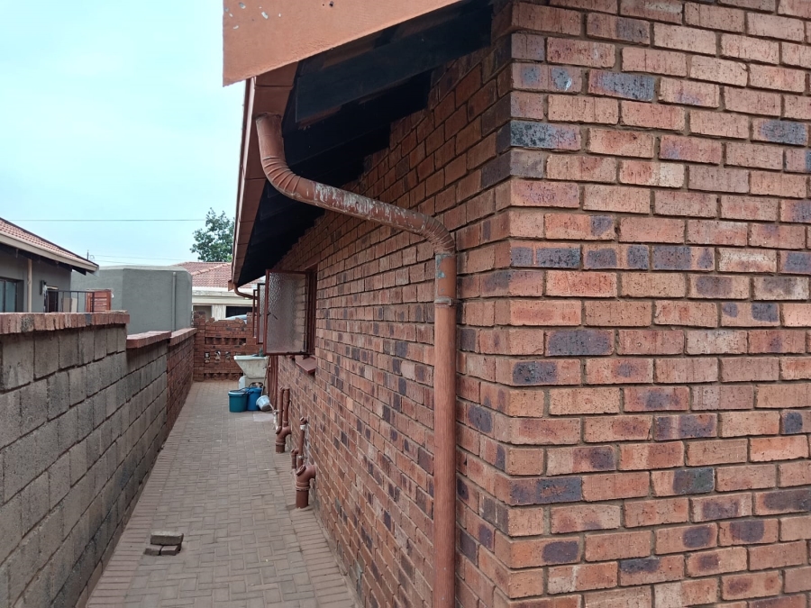3 Bedroom Property for Sale in Protea Glen Gauteng