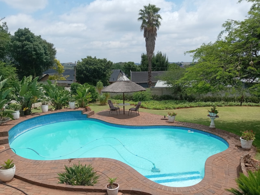 4 Bedroom Property for Sale in Rant En Dal Gauteng
