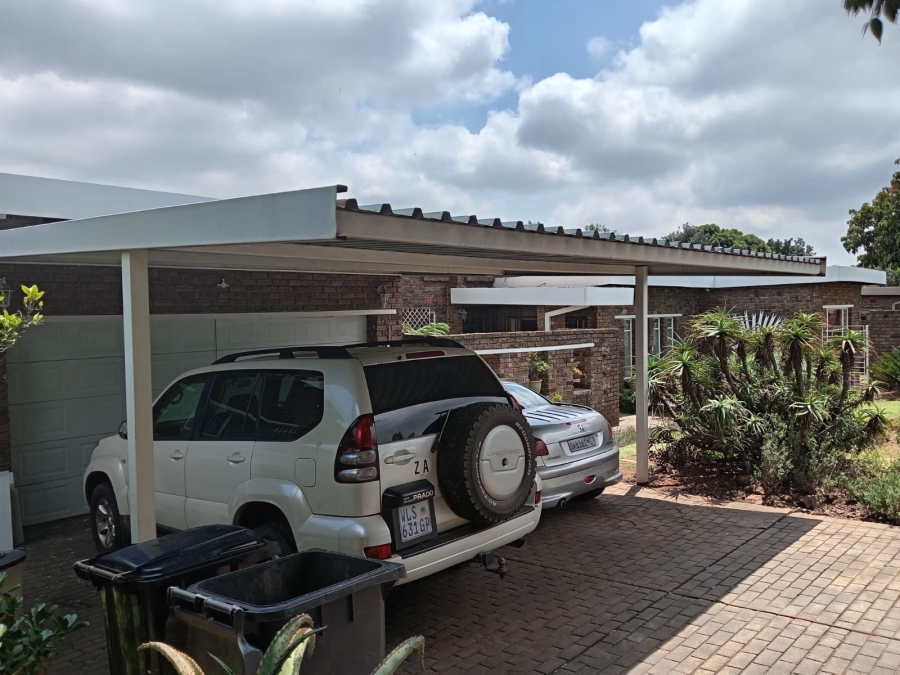 4 Bedroom Property for Sale in Rant En Dal Gauteng