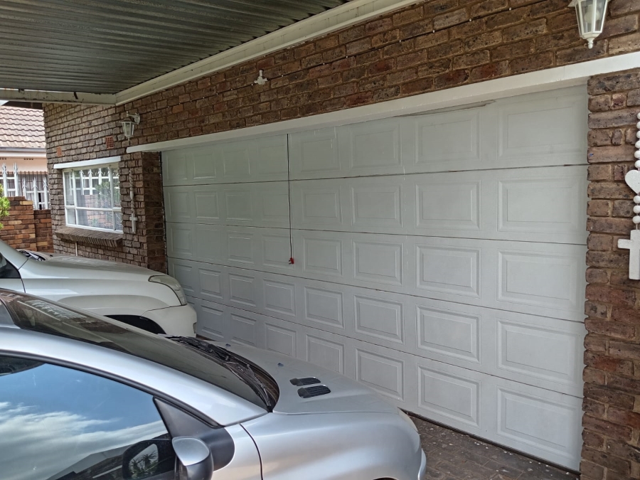 4 Bedroom Property for Sale in Rant En Dal Gauteng