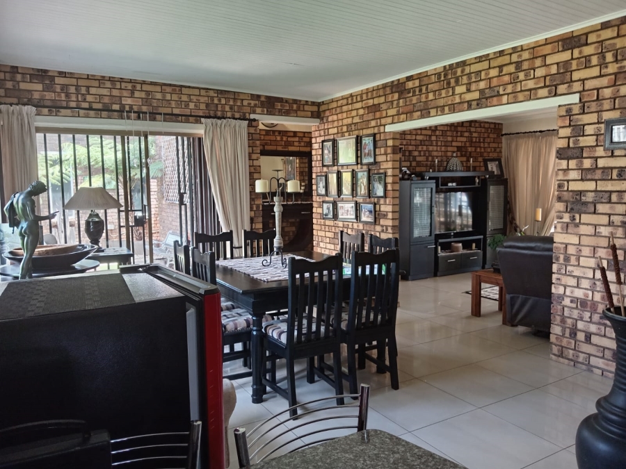4 Bedroom Property for Sale in Rant En Dal Gauteng