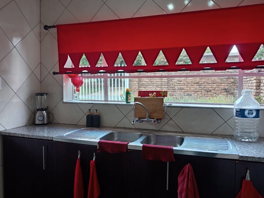 4 Bedroom Property for Sale in Rant En Dal Gauteng