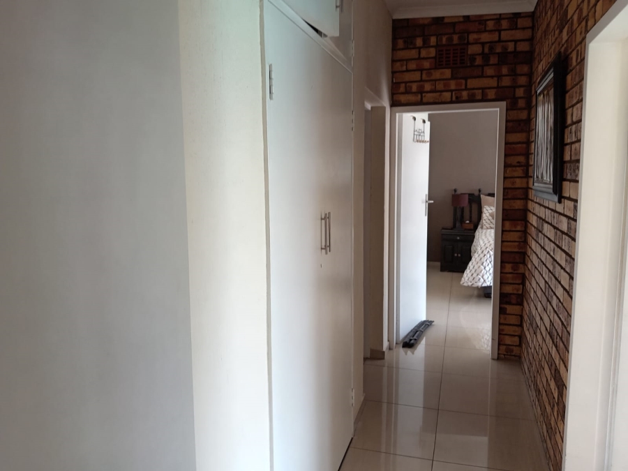 4 Bedroom Property for Sale in Rant En Dal Gauteng