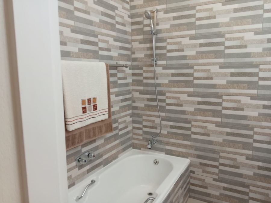 4 Bedroom Property for Sale in Rant En Dal Gauteng