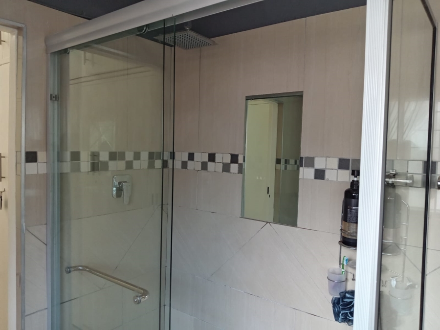 4 Bedroom Property for Sale in Rant En Dal Gauteng