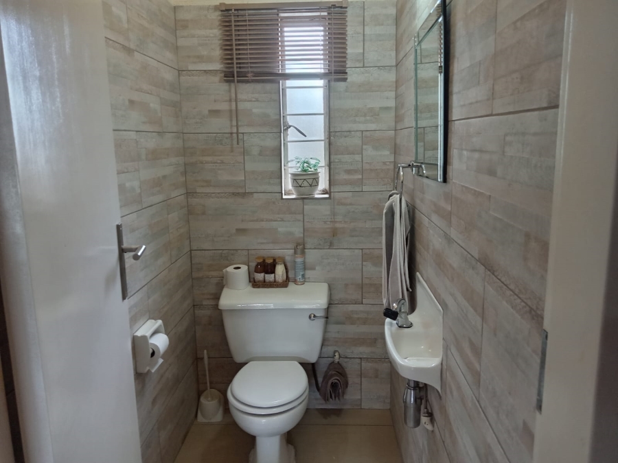 4 Bedroom Property for Sale in Rant En Dal Gauteng