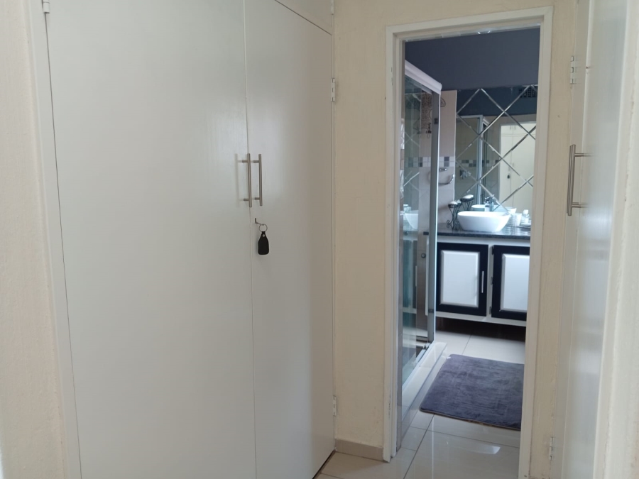 4 Bedroom Property for Sale in Rant En Dal Gauteng