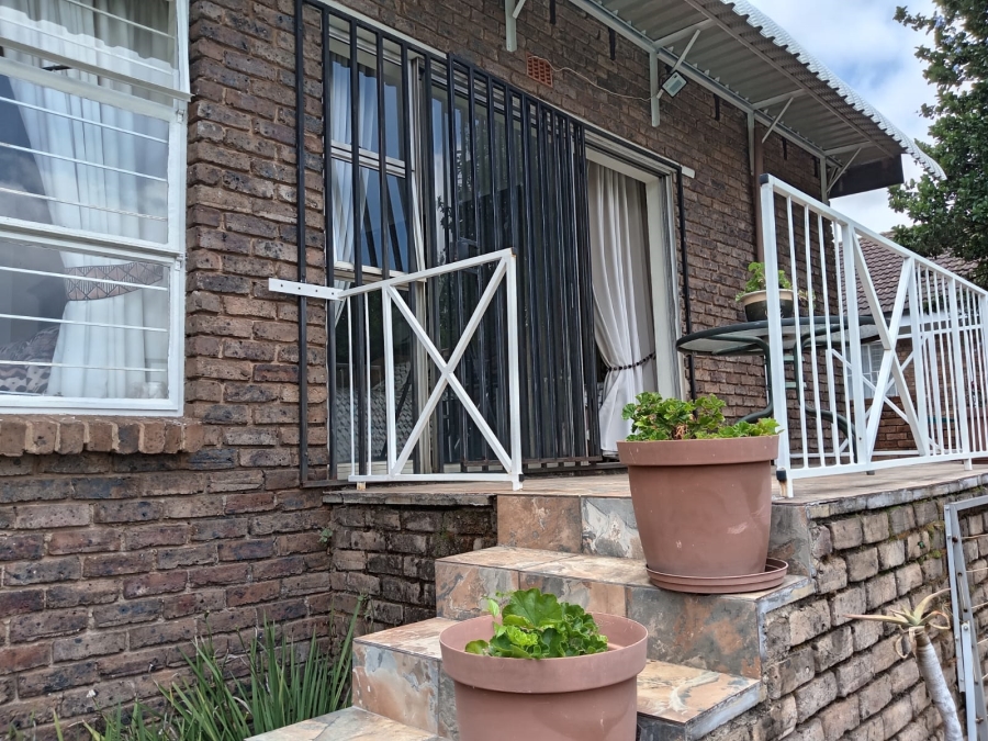 4 Bedroom Property for Sale in Rant En Dal Gauteng