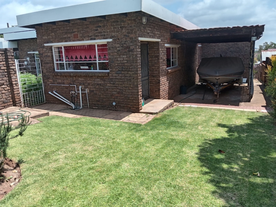 4 Bedroom Property for Sale in Rant En Dal Gauteng