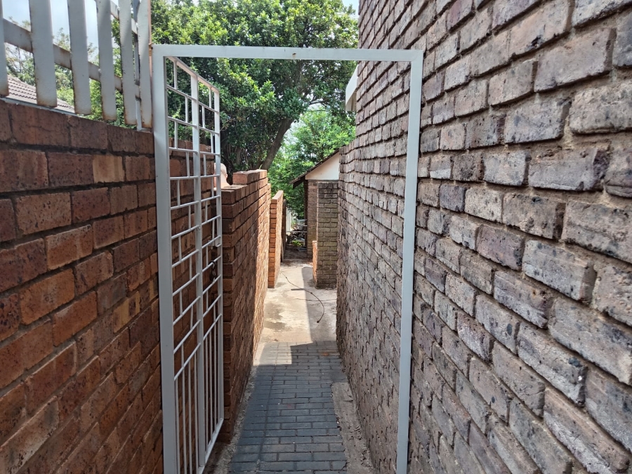 4 Bedroom Property for Sale in Rant En Dal Gauteng
