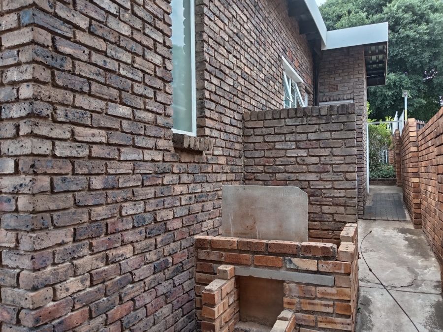 4 Bedroom Property for Sale in Rant En Dal Gauteng