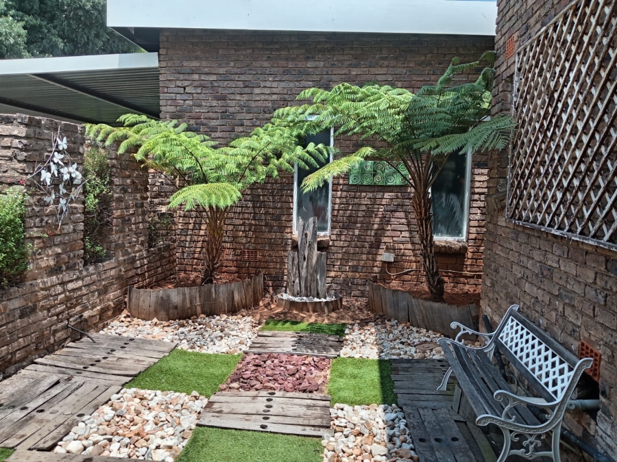 4 Bedroom Property for Sale in Rant En Dal Gauteng