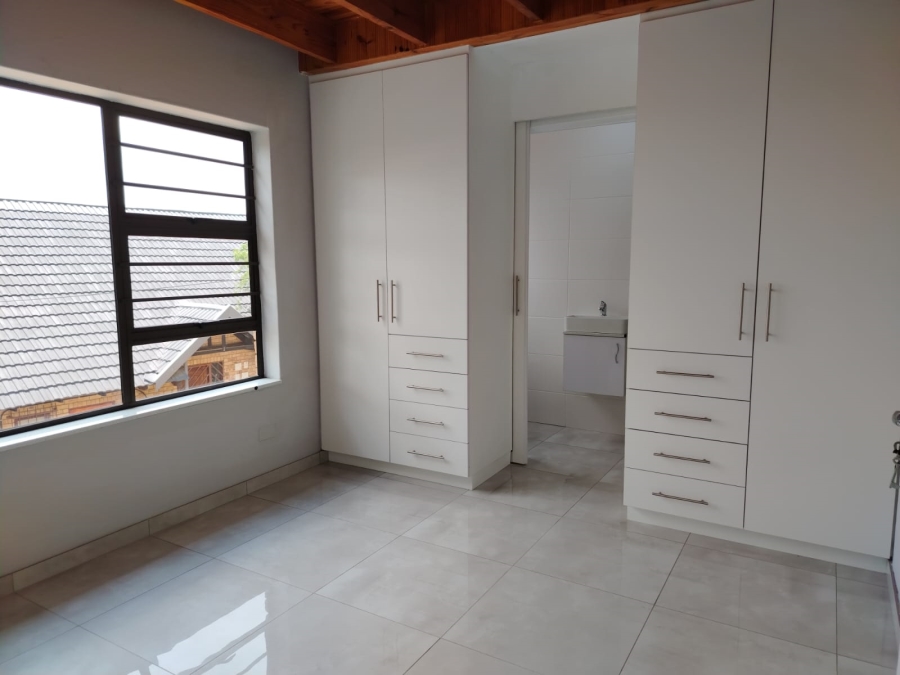 3 Bedroom Property for Sale in Noordheuwel Gauteng