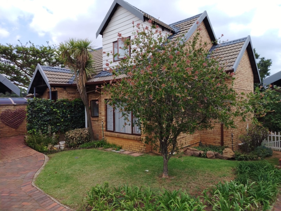 3 Bedroom Property for Sale in Noordheuwel Gauteng
