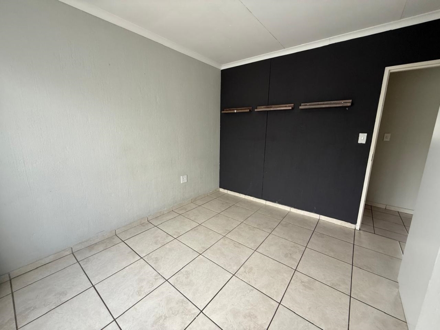 2 Bedroom Property for Sale in Radiokop Gauteng