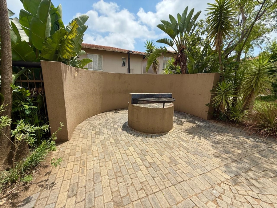 2 Bedroom Property for Sale in Radiokop Gauteng