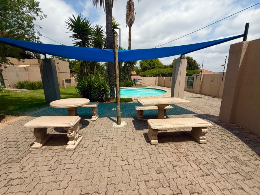 2 Bedroom Property for Sale in Radiokop Gauteng