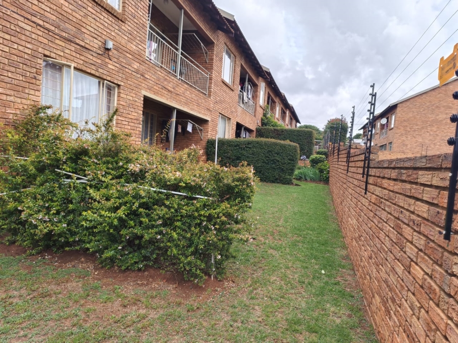 2 Bedroom Property for Sale in Wentworth Park Gauteng