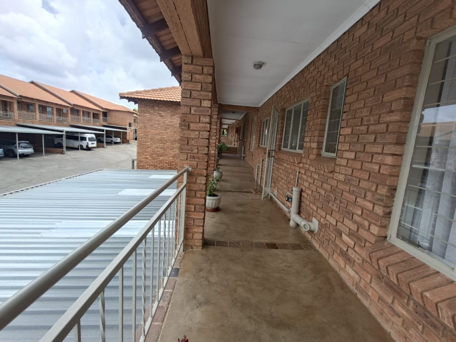 2 Bedroom Property for Sale in Wentworth Park Gauteng