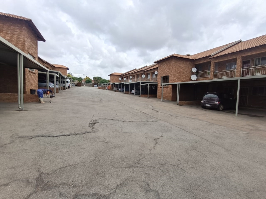 2 Bedroom Property for Sale in Wentworth Park Gauteng