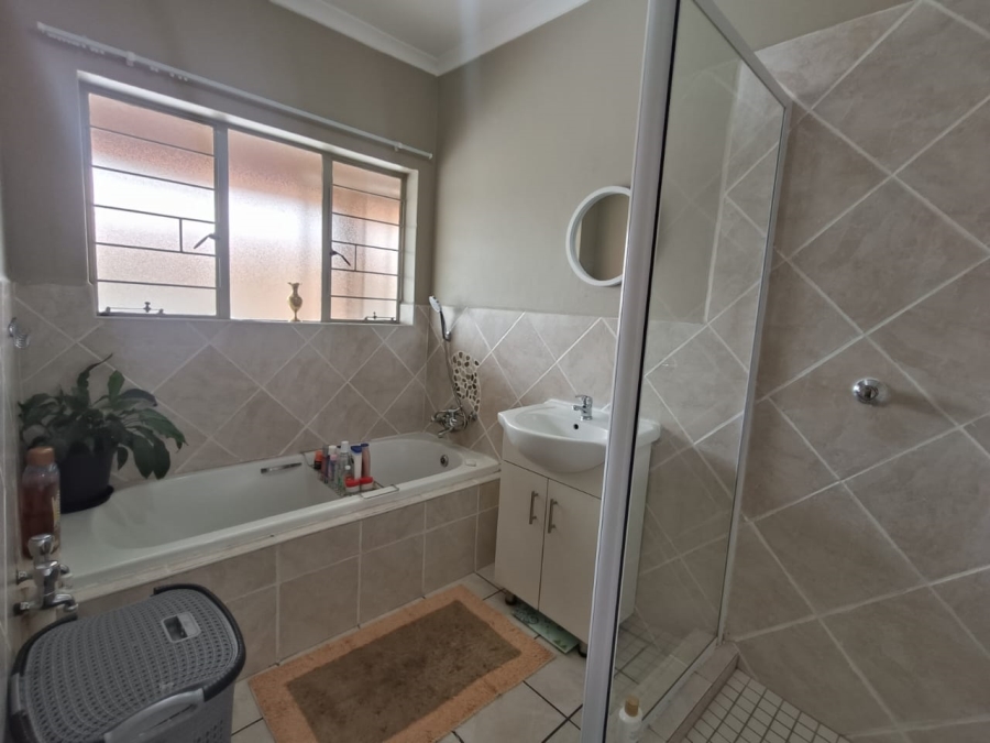 2 Bedroom Property for Sale in Wentworth Park Gauteng