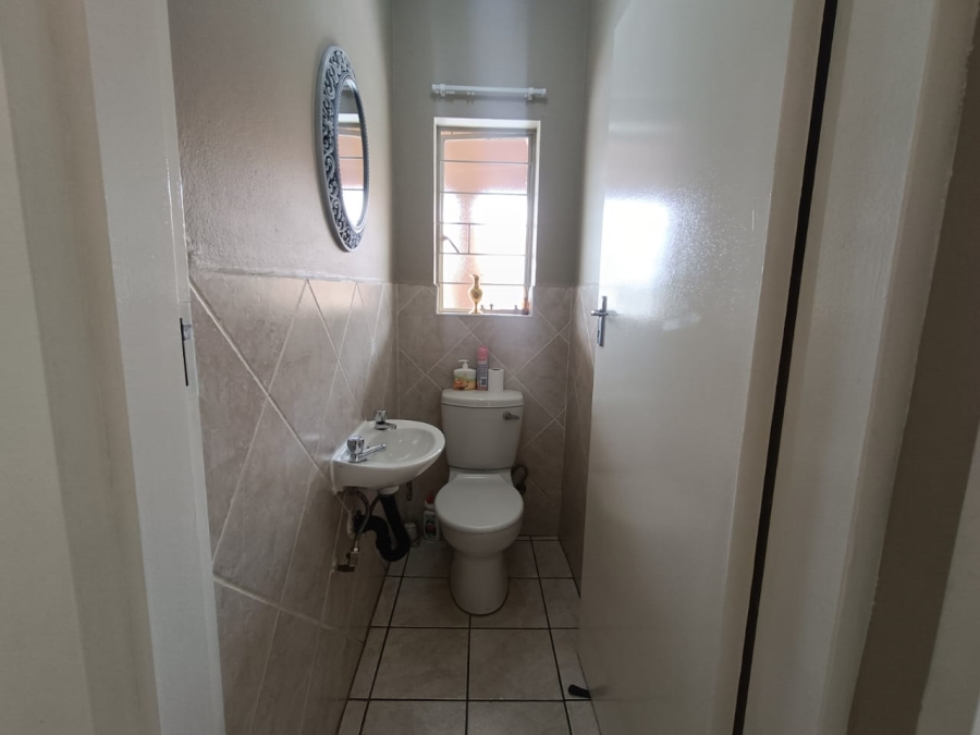 2 Bedroom Property for Sale in Wentworth Park Gauteng
