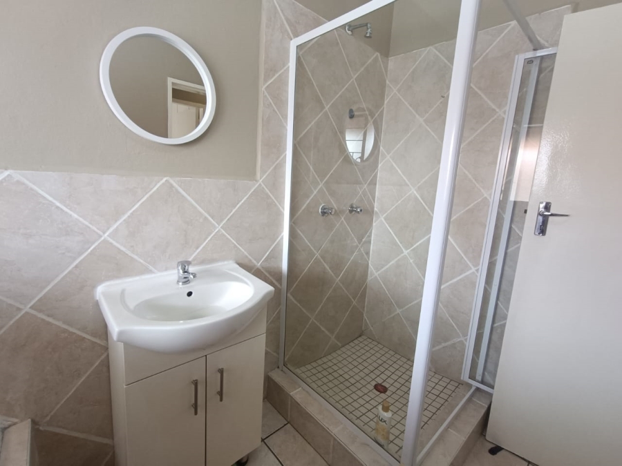 2 Bedroom Property for Sale in Wentworth Park Gauteng