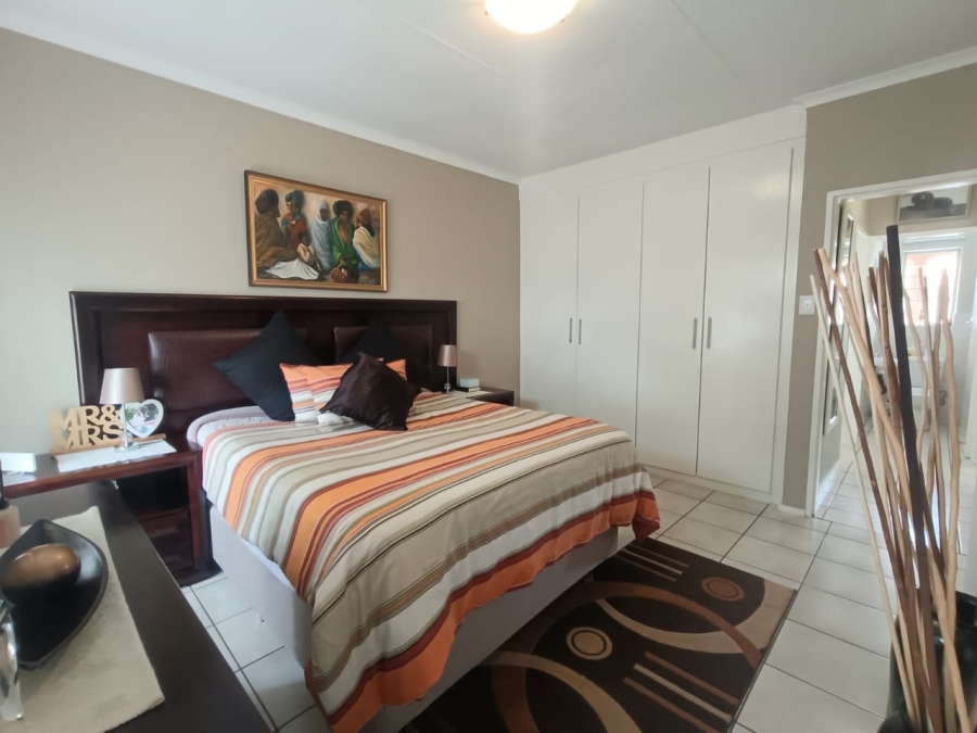 2 Bedroom Property for Sale in Wentworth Park Gauteng