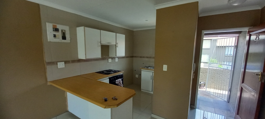 To Let 2 Bedroom Property for Rent in Radiokop Gauteng