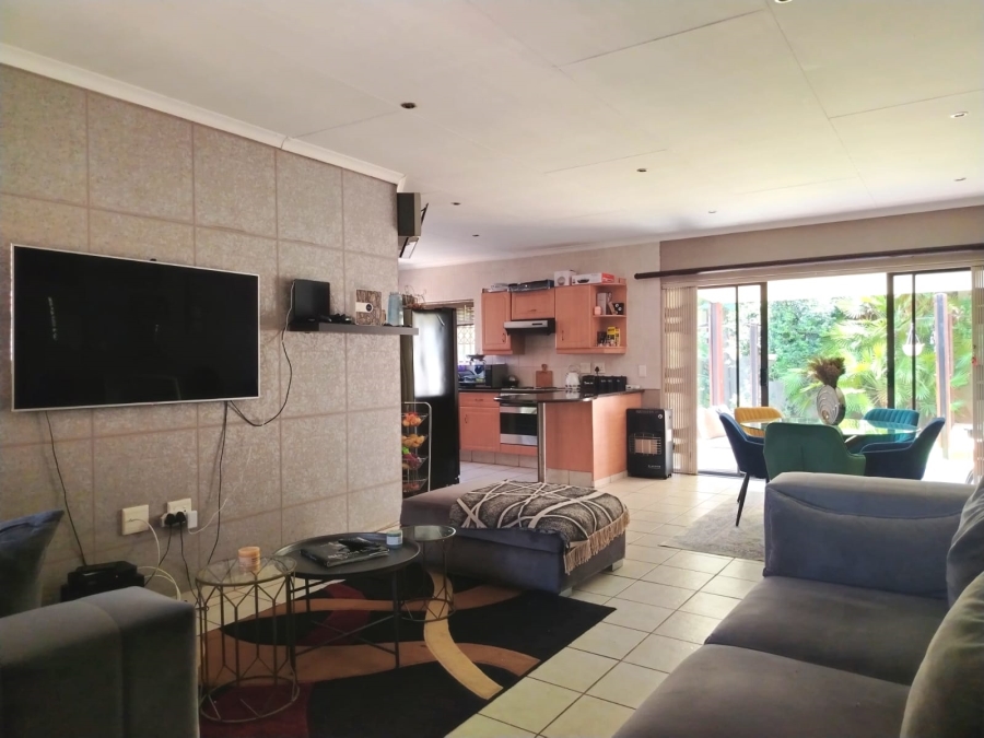To Let 3 Bedroom Property for Rent in Willowbrook Gauteng