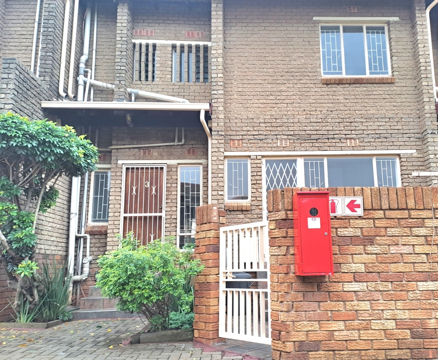 3 Bedroom Property for Sale in Florida Park Gauteng