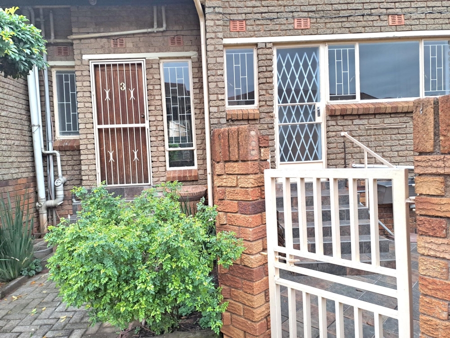 3 Bedroom Property for Sale in Florida Park Gauteng